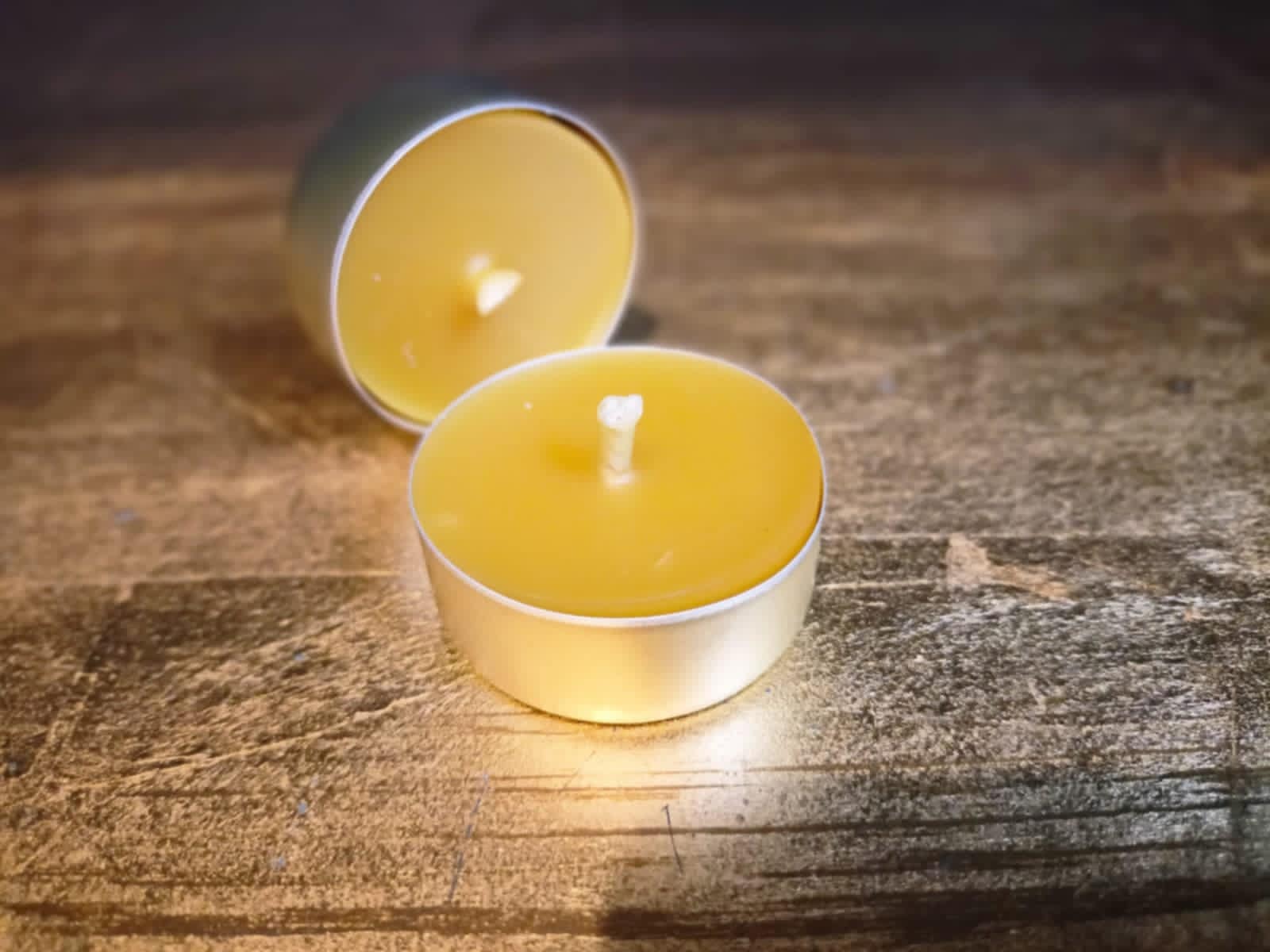 Tealight z wosku pszczelego|candleroom.pl